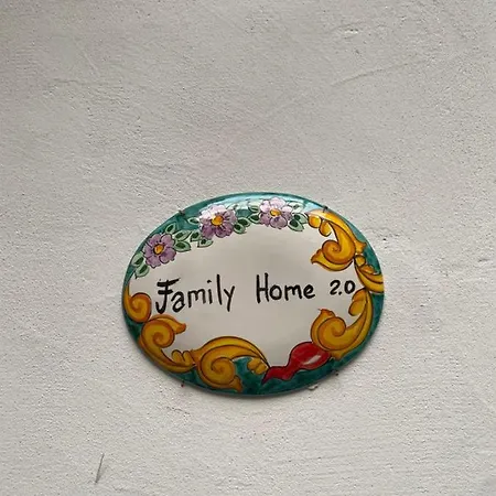 Family 2.0 Νάπολη